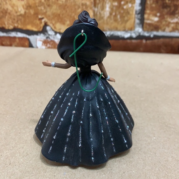 Vintage Barbie keepsake Christmas ornament - Picture 9 of 9